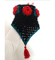 Örgü Güllü Boyunluk ve Saç Bandajı , El Yapımı Çiçekli Bandana , Çiçekli Kadın Boyunluk,  Kemzey Handmade (Siyah)
