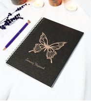 Kişiye Özel Kelebek Temalı Siyah Kraft Kapaklı Defter - 45 Yaprak A5 (90 SAYFA) 15x21 Cm