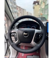 DİKİŞLİ DİREKSİYON KILIFI NOKTALI / SİYAH DERİ SİYAH DİKİŞLİ CHEVROLET CAPTİVA İÇİN
