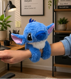 Mavi Kol'a Sarılan Kucaklayan Stitch Lola Oda Dekoratif Hediye