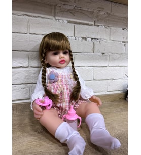Örgülü Saçlı Elbiseli Biberon ve Emzikli Reborn Et Bebek - Aksesuarlı Oyuncak Bebek (45 cm)