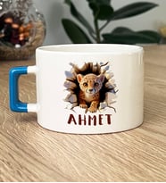 Kişiye Özel 3D Efektli Tatlı Çita Baskılı Hediye Lüks Fincan İsimli İsim Yazılı (Mavi)