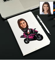 Kişiye Özel Motorcu Kadın Tasarımlı Karikatürlü Beyaz Defter Kalem Seti 58