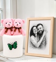 Kişiye Özel Karakalem Fotoğraflı Çerçeve ve Peluş Saksıda Ayıcık Buketi Arkadaşa Kadına Sevgiliye Hediye Seti