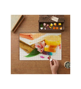 Renkli Sabunlar- Çiçekler Tasarımı 240 parça Ahşap Puzzle Ahşap Kutuda MP00564