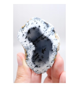 Sisli Orman Dendrit Opal Derin Mavi ve Kar Beyazı Merlinite Örneği, 82g