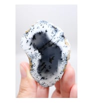 Sisli Orman Dendrit Opal Derin Mavi ve Kar Beyazı Merlinite Örneği, 82g