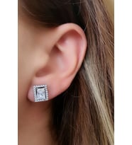 Iki şekilde kullanılabilen pırlanta ışıltısında swarovski taşlı gümüş tek taş küpe