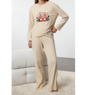 Tarz Rahat Uzun Kollu Boru Paça Kadın Yılbaşı Temalı Örme Pijama Takımı (Bej)
