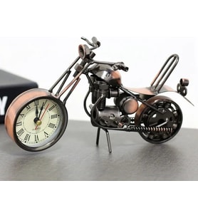 Saatli Metal Motorsiklet Modeli – El Yapımı Retro Dekoratif Motor Biblo, Ön Tekerlekli Saat Tasarımıyla Şık ve Benzersiz Koleksiyonluk Masaüstü Aksesuar