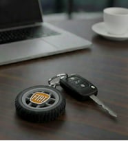 Fiat Uyumlu Özel Tasarım Araba Anahtarlığı - Premium Hafif ve Dayanıklı Anahtarlık (Kırmızı)