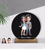BK Gift Kişiye Özel Sevgililer Karikatürlü Yuvarlak Ahşap Biblo-81
