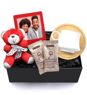 Kişiye Özel Fotoğraflı Çerçeve & Bambu Tabaklı Beyaz Fincan & Mini Peluş Ayıcık & 2Adet Tek Kullanımlık Türk Kahvesi Hediye Seti