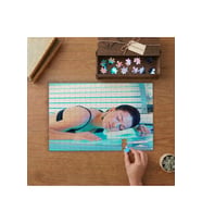 Saunada Yatan Kadın Tasarımı 240 parça Ahşap Puzzle Ahşap Kutuda MP00774