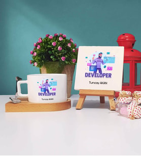 Developer Tasarımlı Kişiye Özel Hediye Developer Ahşap Altlıklı Fincan ve Dekoratif Taş Baskı Hediye Seti