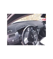 Opel Astra H Modellerine Uygun Torpido Koruma Halısı Siyah Kenar Renk Kırmızı