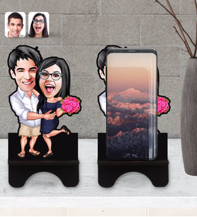 BK Gift Kişiye Özel Sevgililer Karikatürlü Ahşap Biblo Telefon Standı-108