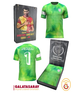 Galatasaray Orijinal Lisanslı Muslera Match Day Çocuk T-shirt Kişiye Özel Ahşap Kutulu (Yeşil)