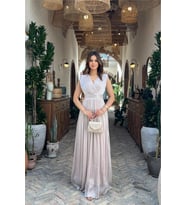 Neşeli butik kadın bej kruvaze yaka maxi boy premium elbise RYMY4057