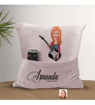 BK Gift Kişiye Özel Gitarist Karikatür Tasarımlı Organizer Kumanda ve Atıştırmalık Cepli Pembe Kırlent Yastık-1 Arkadaşa Hediye, Cepli Yastık