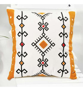 Beyaz Kumaş Punch Nakışlı Dekoratif Kırlent Kılıfı 45 x 45 cm (Turuncu-Sıyah)