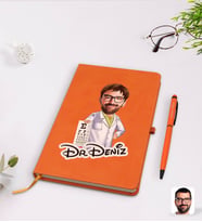 BK Gift Kişiye Özel Erkek Göz Doktoru Karikatürlü Turuncu Termo Deri Defter Kalem Seti Model 1