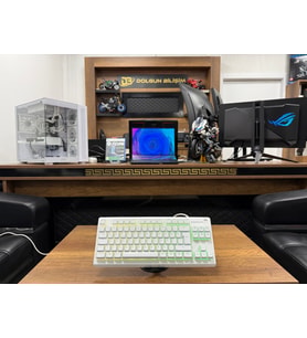 SteelSeries Apex 3 TKL Beyaz RGB Oyuncu Klavyesi (İKİNCİ EL)