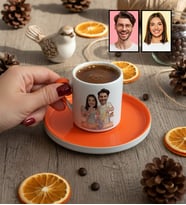 Kişiye Özel Karikatür Yemek Yapan Romantik Çift Türk Kahvesi Fincanı Sevgililer Günü Hediyesi
