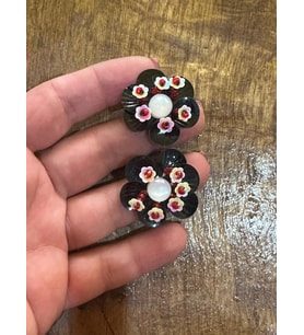 3X3 CM 2 Lİ SİYAH PAYETLİ RENKLİ ÇİÇEK ARMA YAMA DİKİŞ GİYİM PEÇETE AKSESUARI