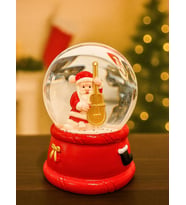 2026 Yılbaşı Temalı LED Işıklı Çello Çalan Noel Baba Kar Küresi 9 cm Orta Boy Yeni Yıl Süsü - 48