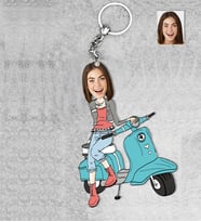 Kişiye Özel Motorcu Kadın Ahşap Anahtarlık-5