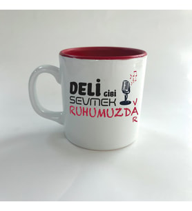 Deli Gibi Sevmek Ruhumuzda Var Baskılı Kırmızı Multi Kupa