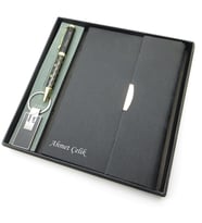Signator® Codex  N333 Kişiye Özel Defterli Set - İsme Özel Siyah Kalem + İsme Özel Siyah Defter + İsme Özel Anahtarlık  İsme Özel Kutusunda Hediyelik Set (Karışık)