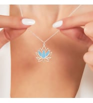 925 Ayar Gümüş Mineli Lotus Çiçeği Tasarımlı Kadın Kolye