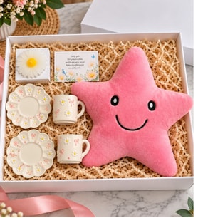 Pembe Yıldız Peluşlu Yastık & El Yapımı 2li Kahve Fincanı fiyonk&paptya desenli & Mum Hediye Kutusu