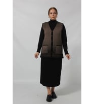 Y266 SİYAH-KAHVE KARELİ DESENLİ DÜĞMELİ CEPLİ MEVSİMLİK ANNE YELEK