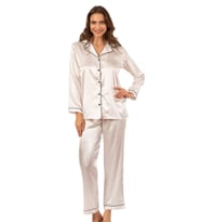 Biyeli Uzun Kol Saten Önden Düğmeli Pijama Takımı  Ekru 7647