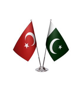 Pakistan İkili Masa Bayrağı