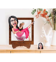 BK Gift Kişiye Özel Kadın Patroniçe Karikatürlü Ahşap Standlı 3D Biblo-1 (Beyaz)