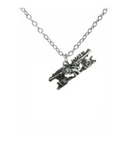 Guns N' Roses – Red Rose Metal Kolye 60 cm  Rock & Metal Tarzı Takı (Gümüş)