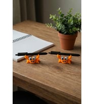 MYCRAFT3D 2'li Sevimli Yengeç Tasarımlı Kalem Tutucu – Masaüstü Dekoratif Kalem Standı, Ofis ve Çalışma Masası Aksesuarı