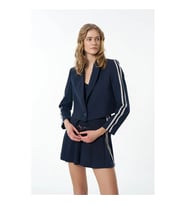 Quzu Yazı Şeritli Tek Düğmeli Crop Blazer Lacivert Kadın Ceket CKT00121