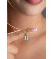 925 Ayar Gümüş Gold Kaplama Oval Opal Taşlı Zirkon Taş Figürlü Kolye