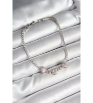 Pirinç Sıralı Pembe Kalp Figürlü Zirkon Taşlı Gümüş Renk Kadın Bileklik - TJ-BB6982