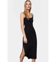 Yazlık Örme Elbise Bodycon Kalıp Midi Boy Cut Out ve Yırtmaç Detayları Modern Stil