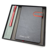 Signator® Codex  N287 Kişiye Özel Defterli Set - İsme Özel Kırmızı Kalem + İsme Özel Siyah Defter  İsme Özel Kutusunda Hediyelik Set (Karışık)