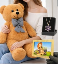 Kişiye Özel Ahşap Fotoğraf Çerçevesi, Peluş Ayıcık ve Gerçek Ametist Taşlı Lotus Kolye (Model 2)