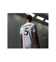 Real Madrid Bellingham 24/25 Sezon Beyaz 5 Numara Yetişkin Forması