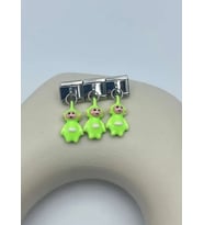 Çelik Silver Yeşil Teletabi Sallantılı Nomi Charm - 25crm57