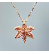 Pembe Taşlı Lotus Kolye Gümüş Altın Kaplama Lotus Kolye